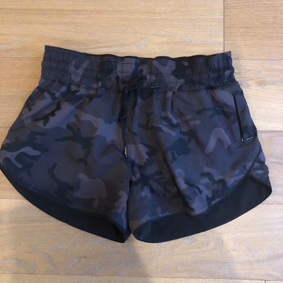Zyia camo shorts Clearance